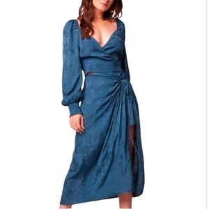 Elegant Blue Women's Skirt Set